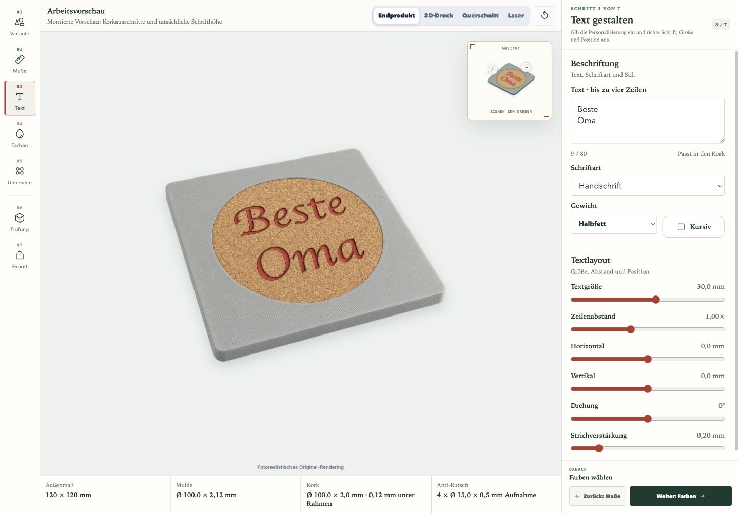 Desktopansicht des Untersetzer-Designers: 3D-Vorschau mit der Beschriftung Beste Oma und Einstellungen für Text und Schrift.
