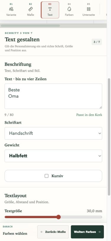 Mobile Personalisierung mit dem Text Beste Oma sowie der Auswahl von Handschrift, Schriftgewicht und Textgröße.